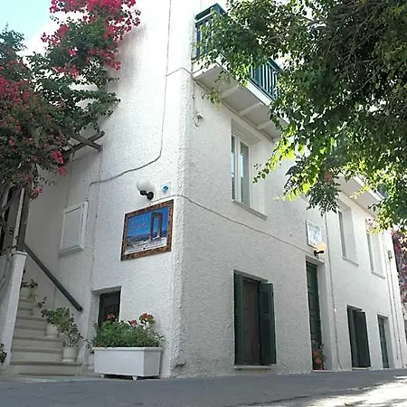 Hotel Syrianos *